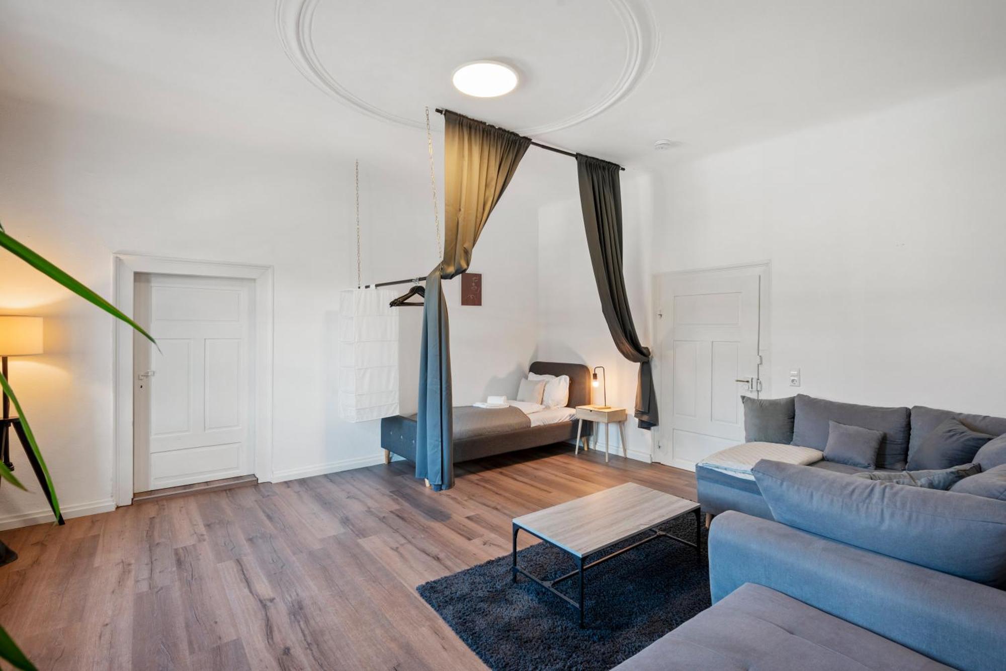 Backhome - Business&family - Fantastische Schlosslage, Smarttv, Waschmaschine, Netflix, 70qm, 24h Checkin - 2 Appartement