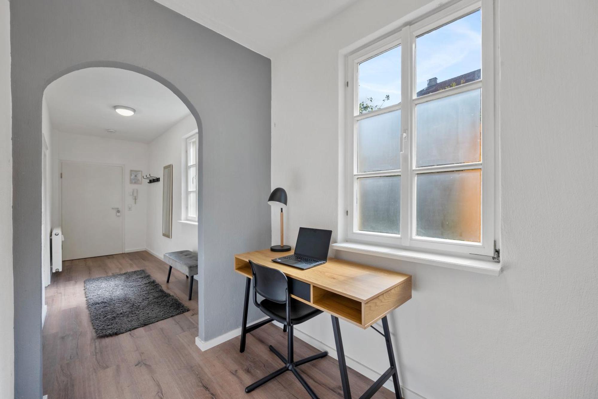 Backhome - Business&family - Fantastische Schlosslage, Smarttv, Waschmaschine, Netflix, 70qm, 24h Checkin - 2 Apartment Ludwigsburg