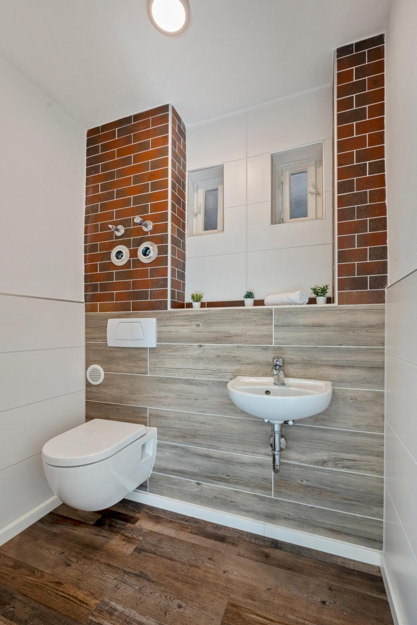 Backhome - Business&family - Fantastische Schlosslage, Smarttv, Waschmaschine, Netflix, 70qm, 24h Checkin - 2 Apartment *