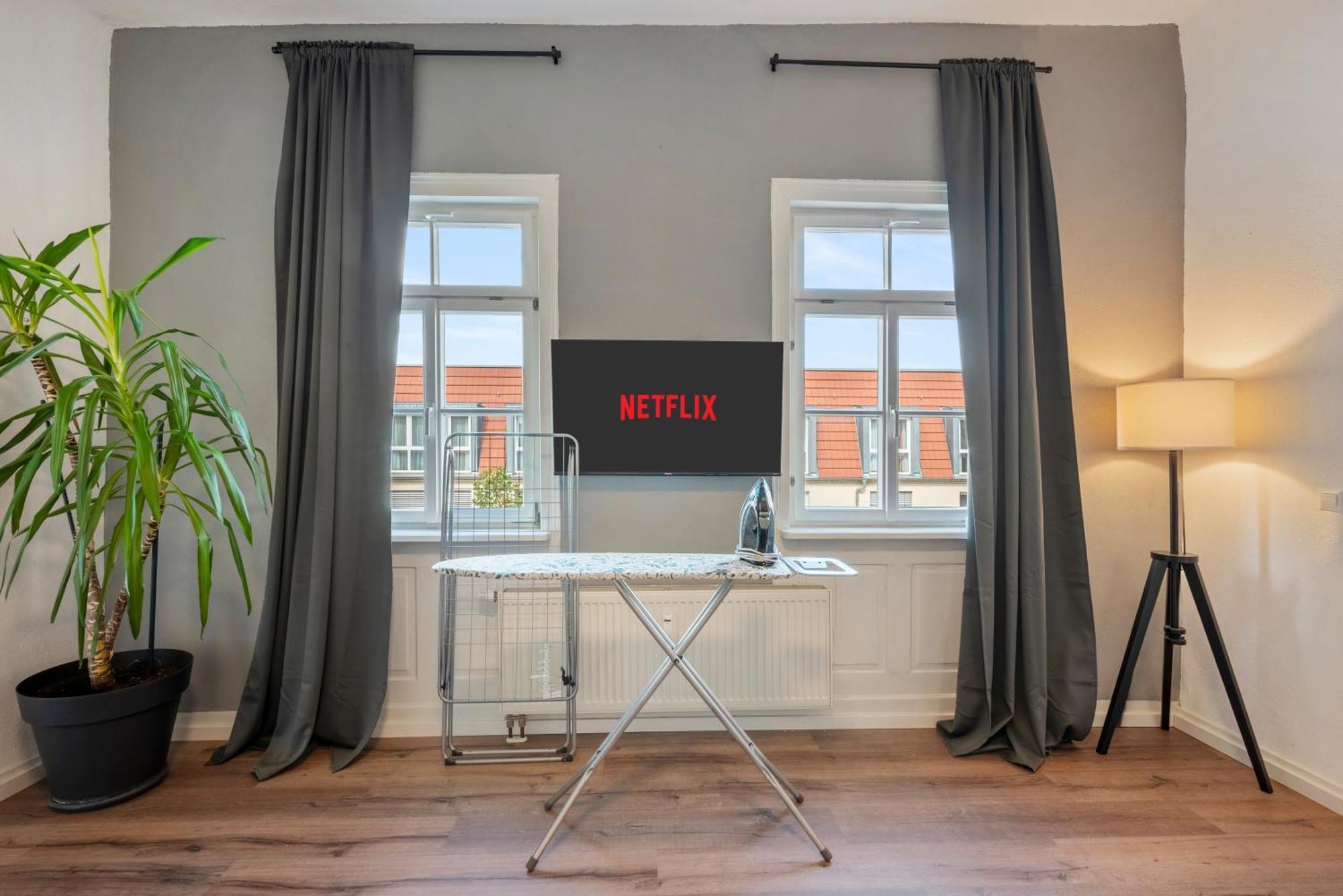 Backhome - Business&family - Fantastische Schlosslage, Smarttv, Waschmaschine, Netflix, 70qm, 24h Checkin - 2 Apartment Ludwigsburg