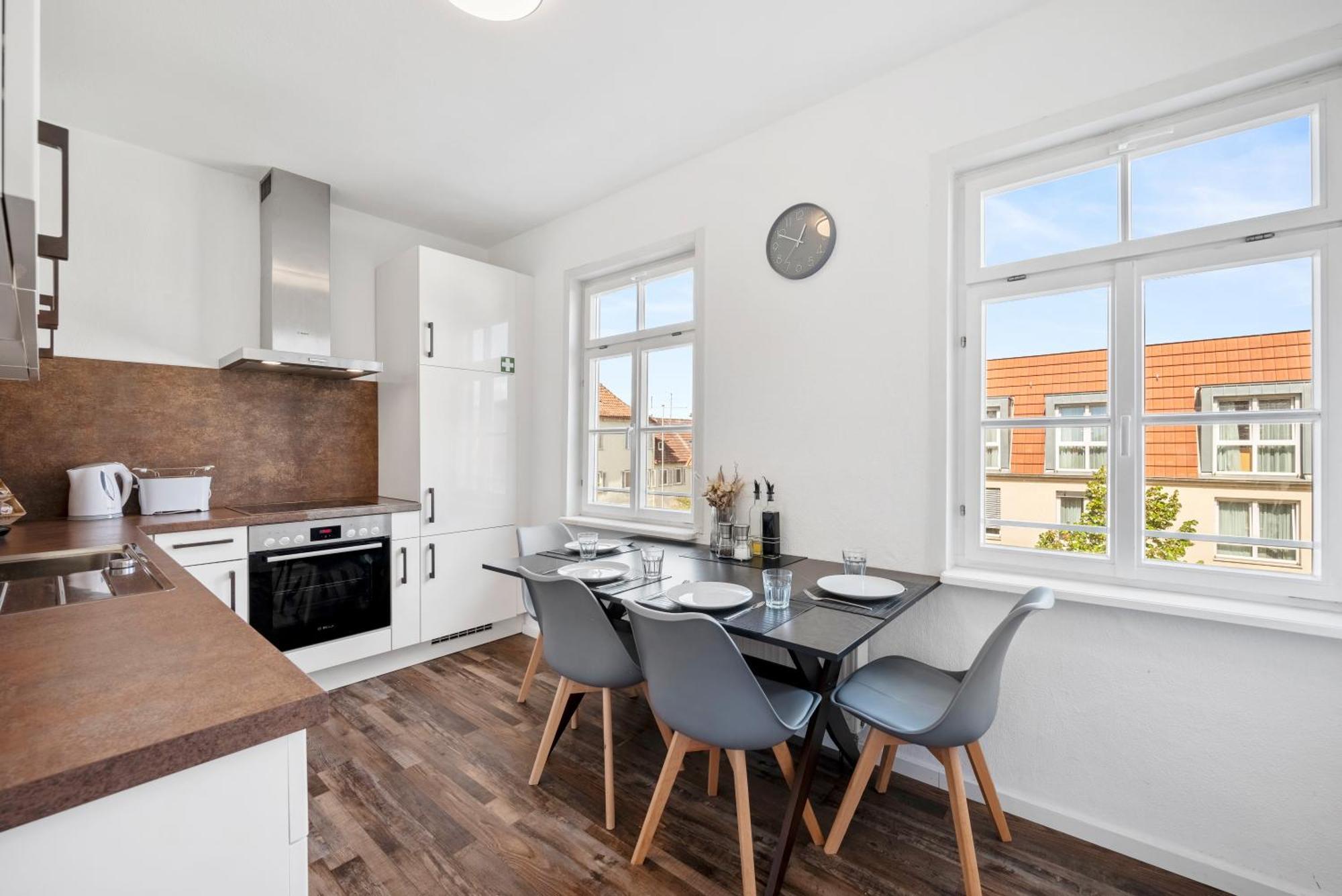 Backhome - Business&family - Fantastische Schlosslage, Smarttv, Waschmaschine, Netflix, 70qm, 24h Checkin - 2 Ludwigsburg
