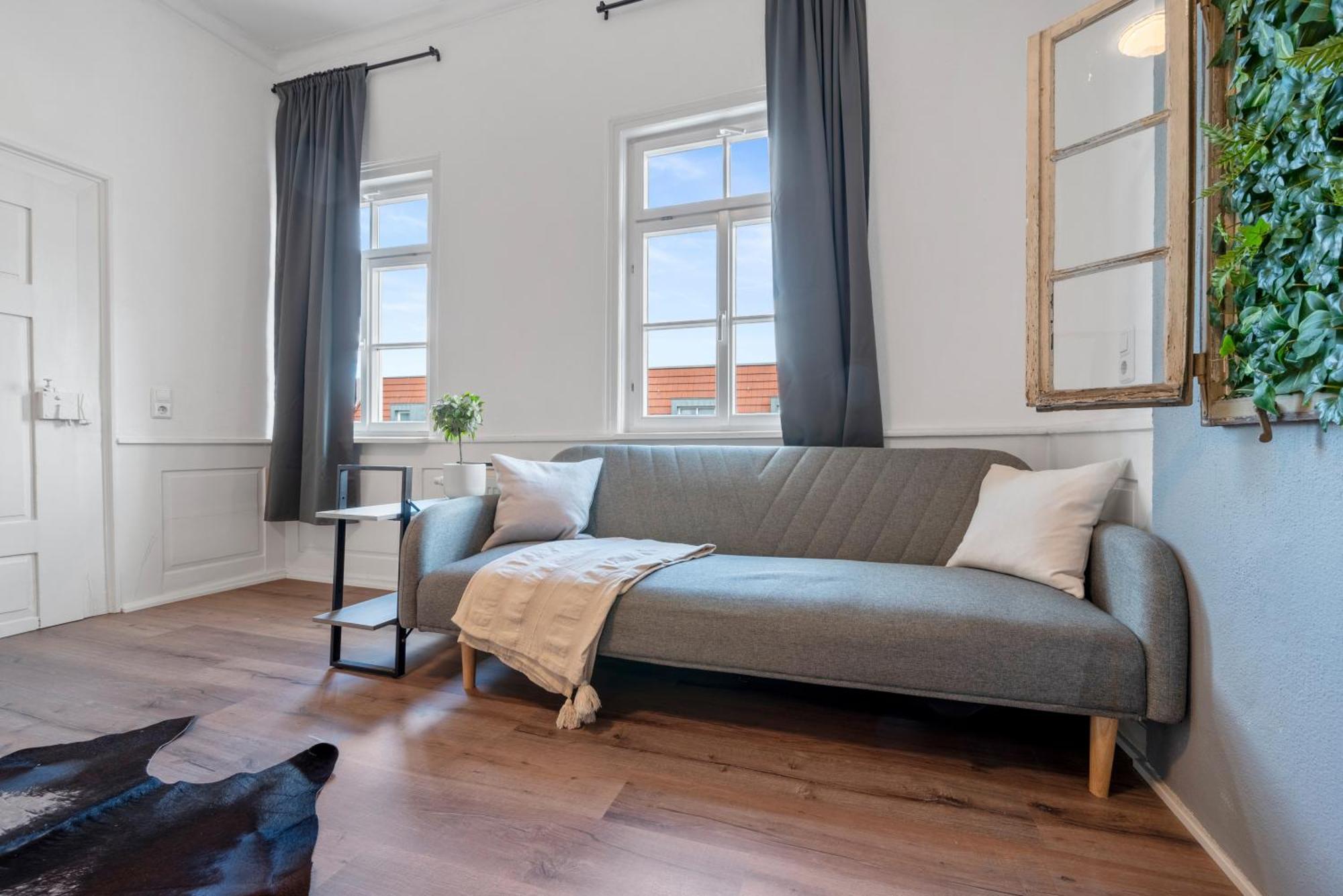 Apartment Backhome - Business&family - Fantastische Schlosslage, Smarttv, Waschmaschine, Netflix, 70qm, 24h Checkin - 2 *